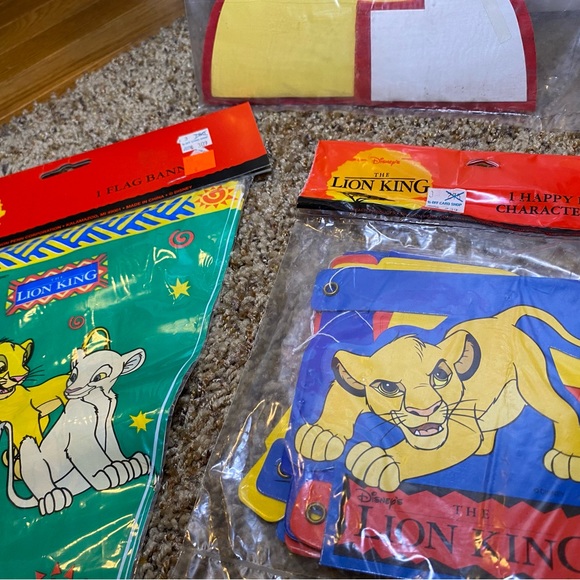 Large lot of vintage Lion King party decorations and miscellaneous items - Picture 6 of 9